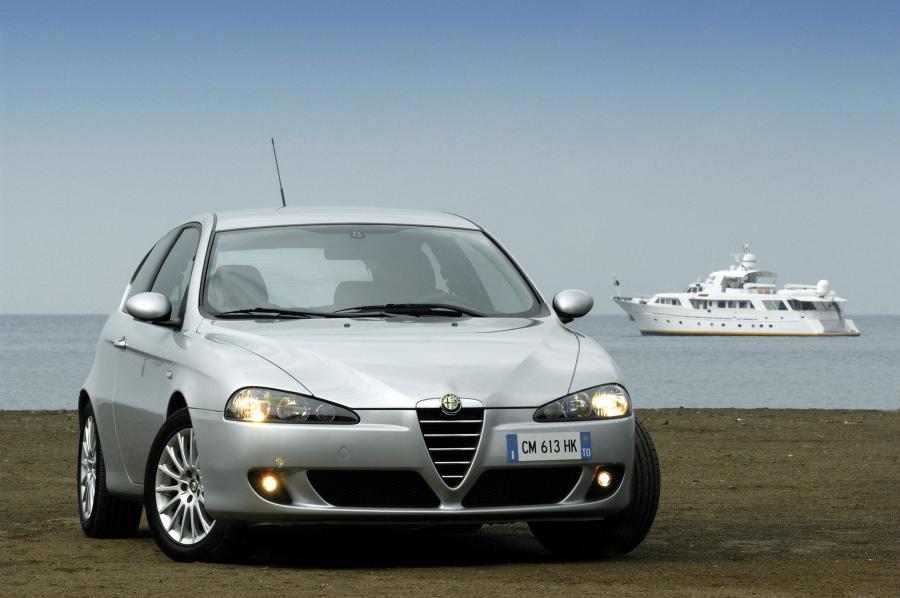  Alfa Romeo 147 3-Door (937A) 2004 года  (фото 16 из 48)